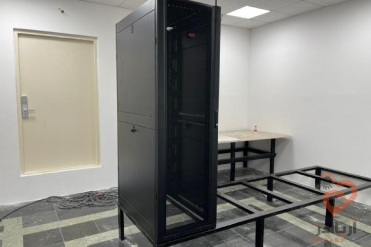 APC DataCentr Rack AR3100