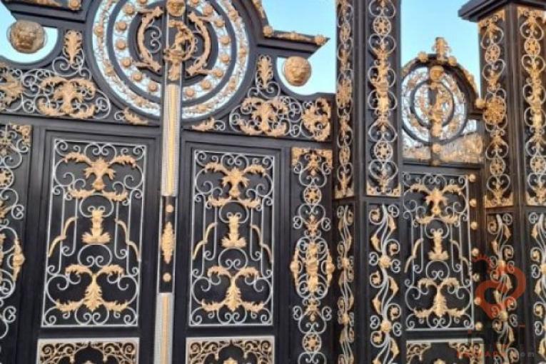 ساخت انواع درب های سلطنتی ومعمولی
