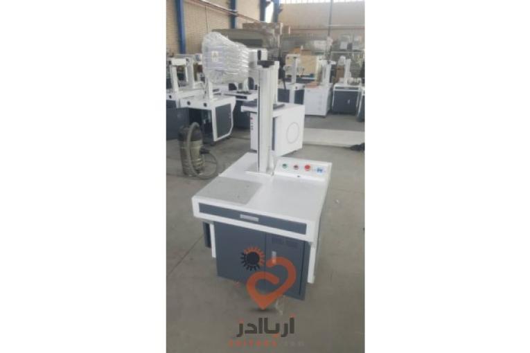 دستگاه حکاکی و برش لیزری