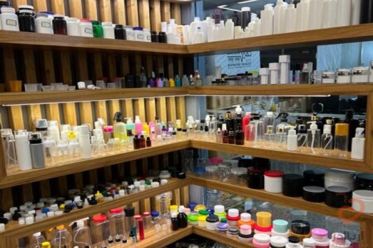 تولید بطری های پت و پلی اتیلن در زمینه غذایی ، دارویی ، آرایشی و بهداشتی