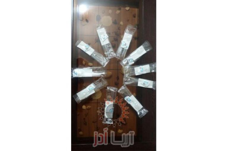 پک قاشق و چنگال و نمک و دستمال کاغذی و خلال دندان